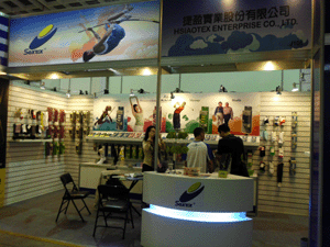 參展商東肯公司展位(J210)佈置及洽談|2011年台北國際體育用品展(0427~0430)