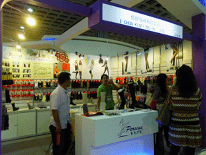  參展商億群公司展位|2011年台北魅力國際服裝服飾品牌展(1021~1023)